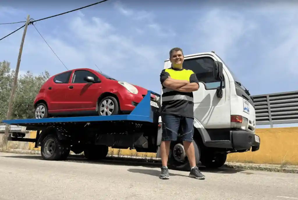 SERVICIO DE GRUAS LAS 24 HORAS